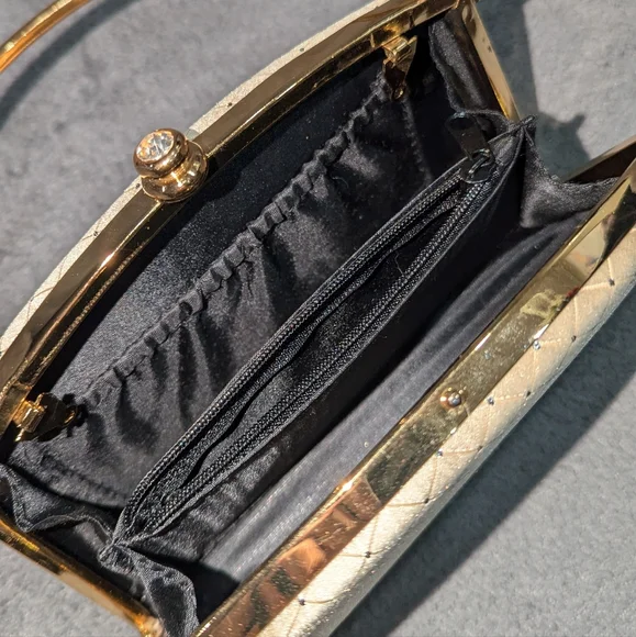 VINTAGE Diamond Pattern Handbag - Picture 3 of 8